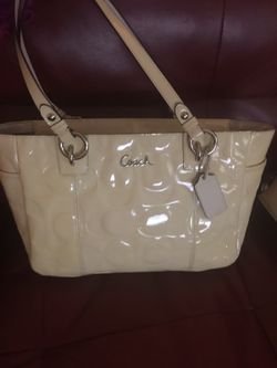 Coach bag cream really nice