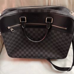 Louis Vuitton Messenger Bag