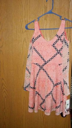 Nwt dress...long sleeve..open shoulder xs