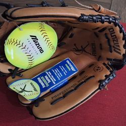 (BB - 17)   MIZUNO FRANCHISE FAST PITCH SOFTBALL GLOVE