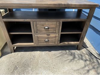 Cabinet/tv stand w/storage