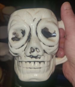 Skeleton mug