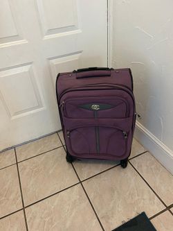 Carry-on Spinner Suitcase