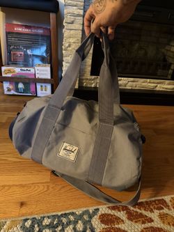 Herschel signature duffel bag in grey