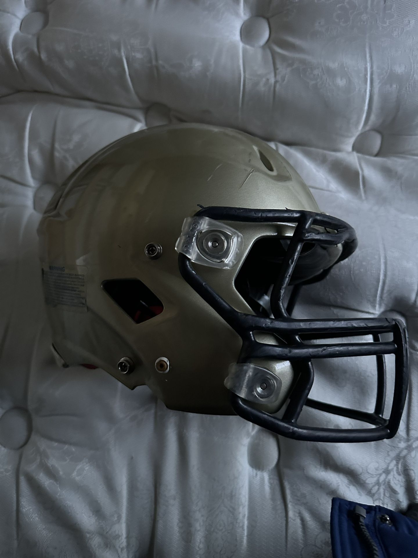 best smart motorcycle helmets 2023 LIVALL (H-O) LEM Modular Motorcycle Helmets Model Family:Giant Boulder while the Custom Dial