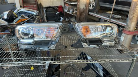 toyota tacoma headlights 2018