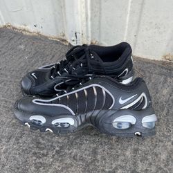 Nike Air max Men’s Size 6 youth Black 