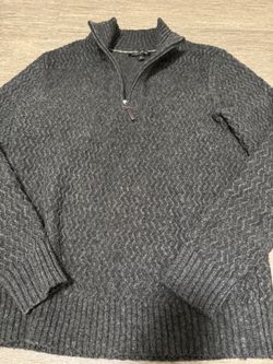 Banana Republic Men’s Charcoal 1/4 Zip Zigzag sweater 