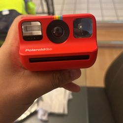 (RED) Polaroid Go Camera