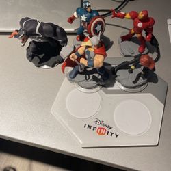 Disney Infinity Board And 5 Figures