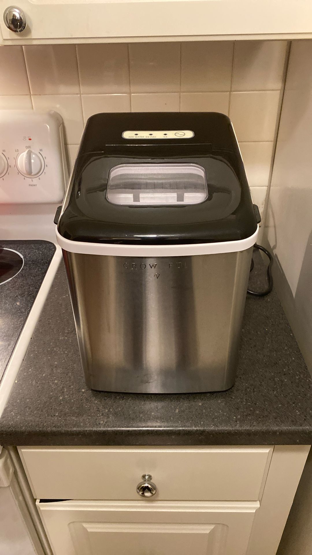 Crow Ful Ice Maker