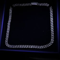 Iced out 10 kt Miami Cuban link