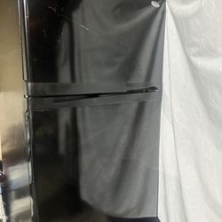 Refrigerator  Apartment Sized