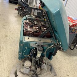 Walk Behind Floor Scrubber 32 Gallon 