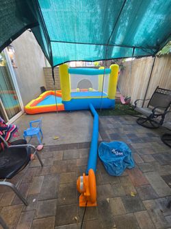 Inflatable water jumper