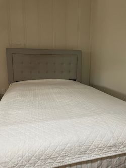 Full bed with mattress including its bunkie board
