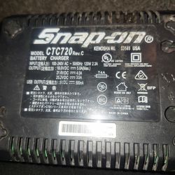 Snap On 18 V Battery   Charger Just Charger 