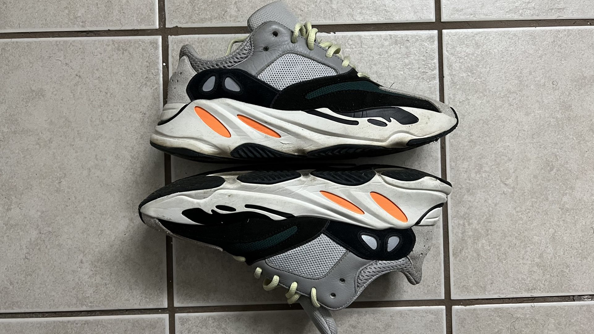 Yeezy 700 Wave Runners 