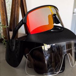 ‘2️⃣6️⃣🥳 New Oakleys  Box, Pouch Cloth All Included🥂