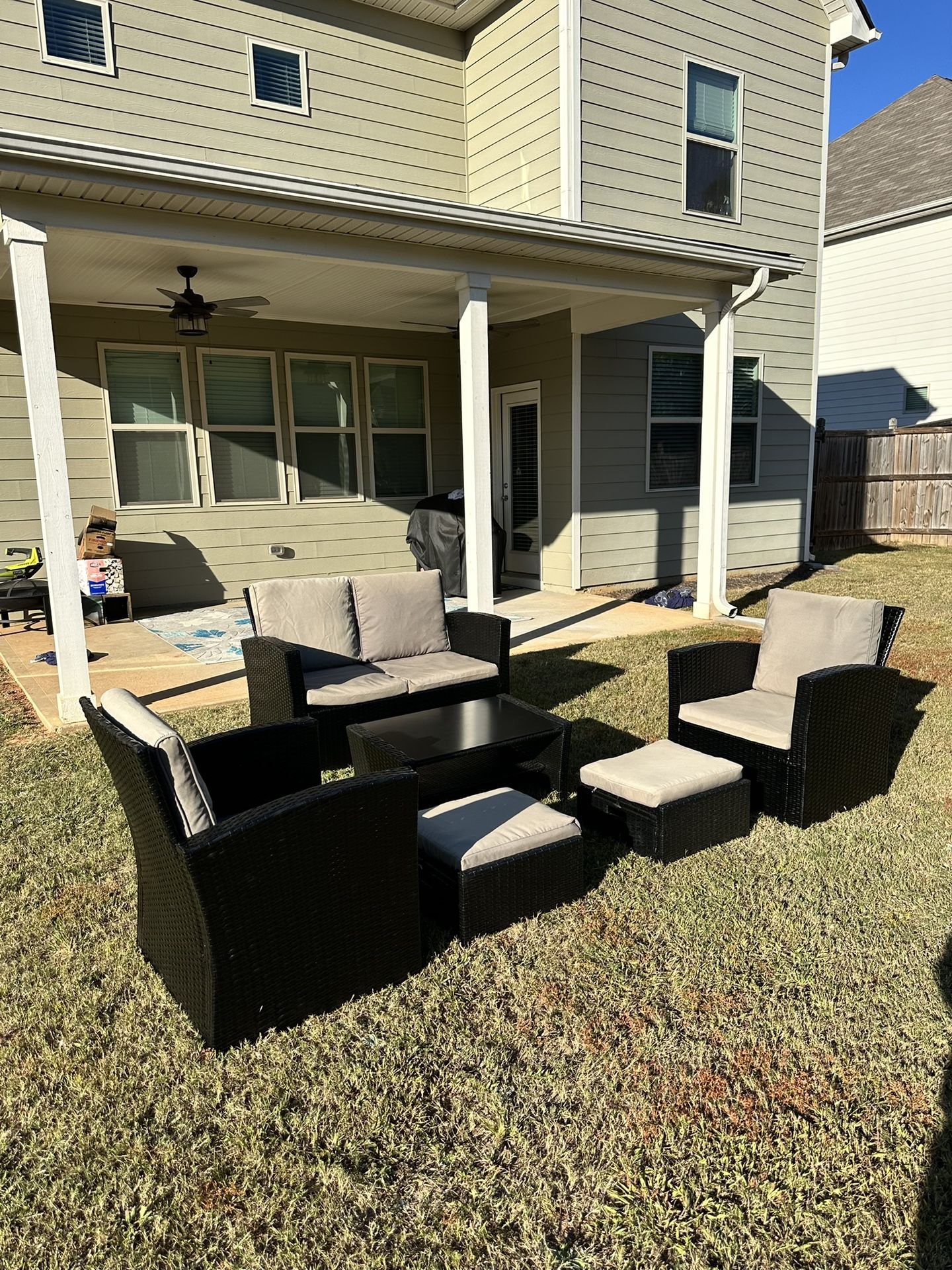 6-Piece Outdoor Patio Furniture Set – Excellent Condition!