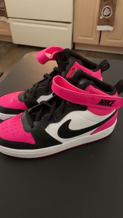 Brand new Nike shoes