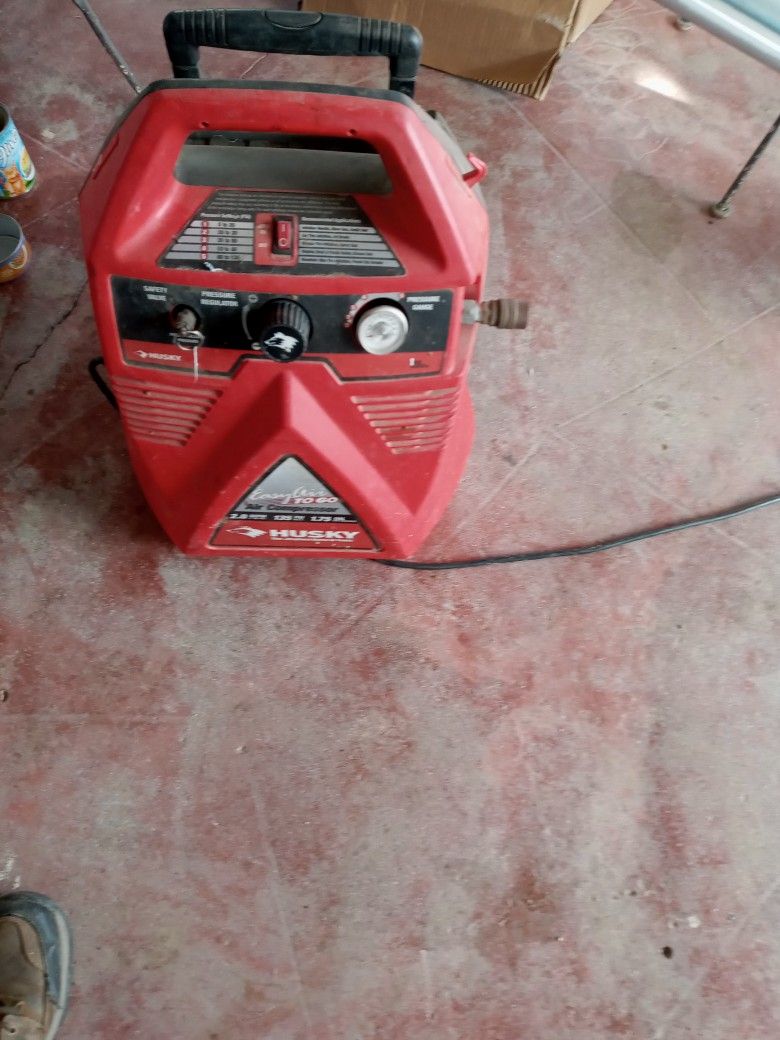 Husky Portable. Compressor
