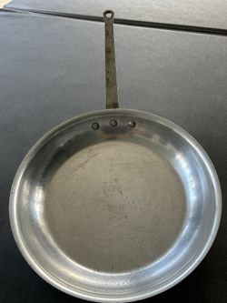 Wear-Ever 4014 Aluminum 14 1/2” Skillet
