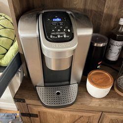 Keurig K-Elite Single Serve K-cup Pod Coffee Maker with Iced Coffee