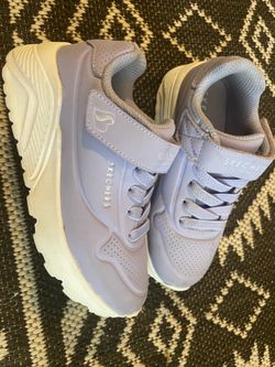 Girls Skechers size 11