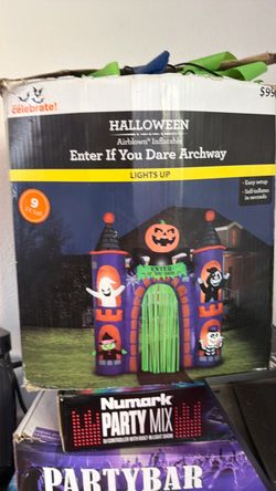 🎃 9 FT Halloween Inflatable Haunted Castle Archway – Lights Up!
