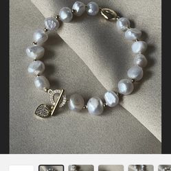 Natural Pearls Bracelet With Heart Clasp