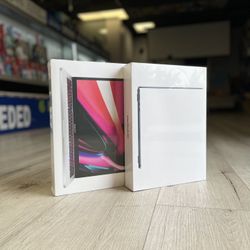 MacBook Pro 13 inch M2 Chip & MacBook Air M2 Chip Available (Newest Models)