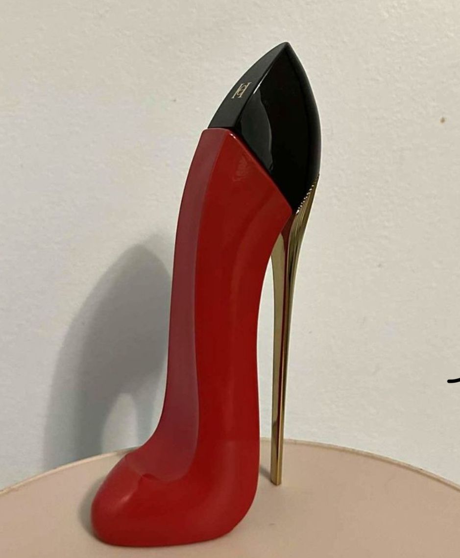 Very Good Girl Carolina Herrera