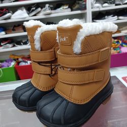 New Snow Boots Size 7