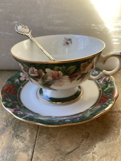 Bradford Editions 88661 The Ruby-Throated Hummingbird Trio teacup Saucer And Spoon
