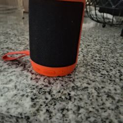 Portable Bluetooth Speaker – Works – Cheap