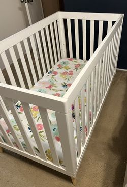 Baby Crib With Mattress 