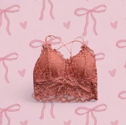 Pink lace bralette top with floral design, size S. Polyamide & elastane. #top  In great condition