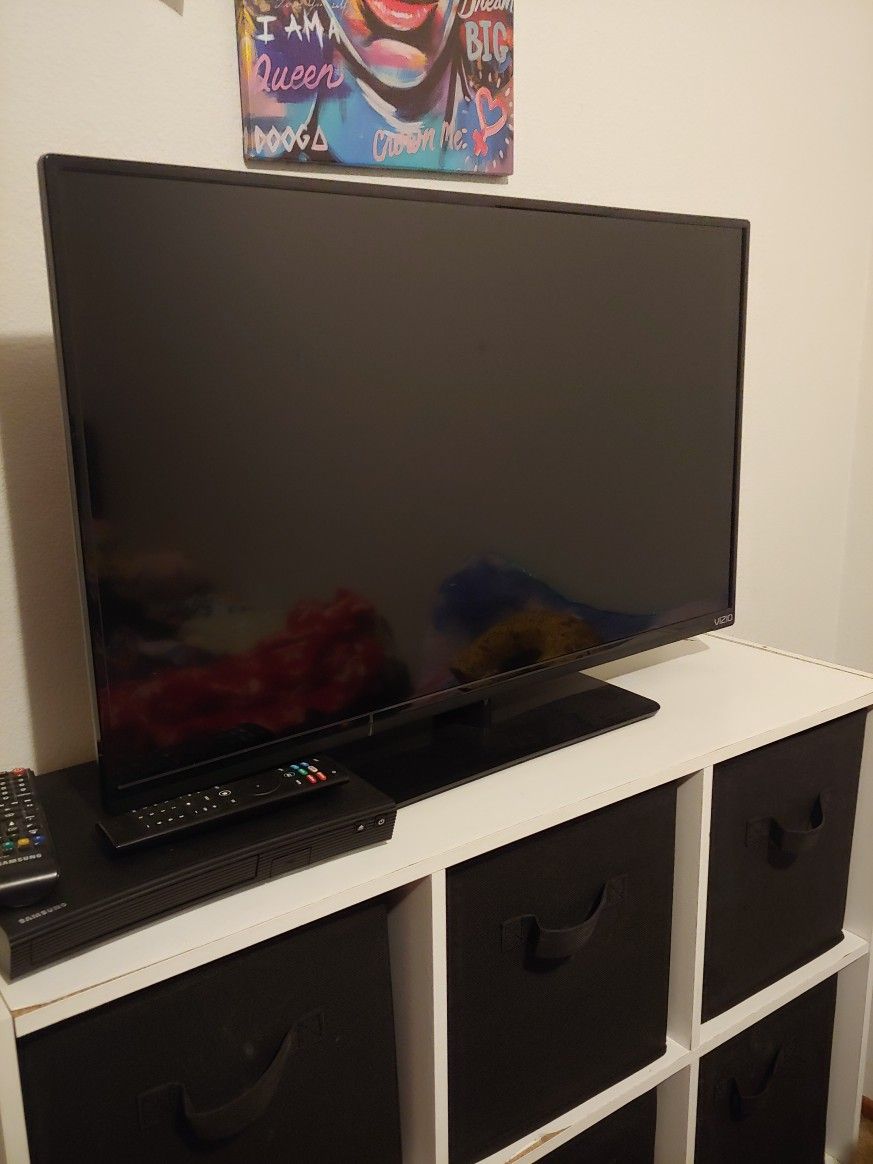 32" Basic Vizio TV (NOT Smart TV)