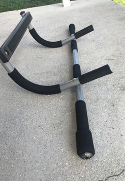 Door bar for workout