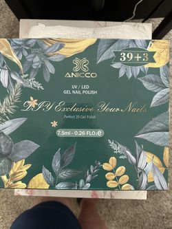 Anicco Gel Nail Polishes 