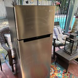 Washer / Dryer stack unit  Wirlpool