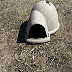 Igloo Dog House