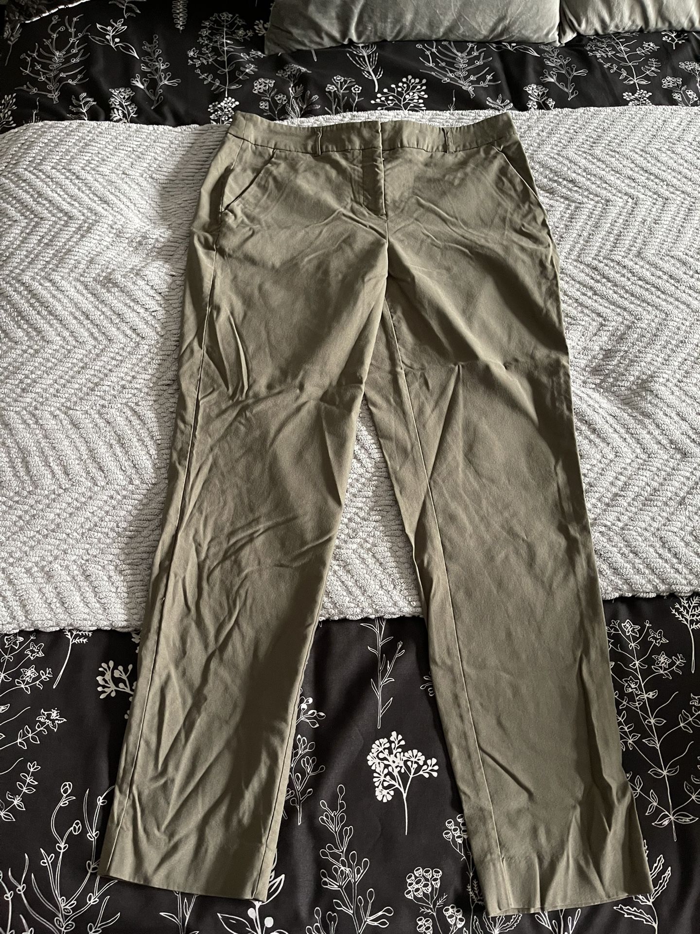 Woman’s Apt. 9 Pants Size 14