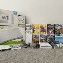 Nintendo Wii w/12 Games Including Mario, Sonic, and Zelda!