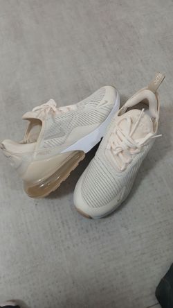 Women's Nike Air Max270  size 7.5