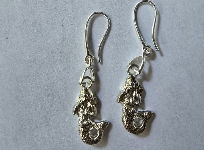 ARTESAN ORIGINAL CREATRD 925 SILVER ENGRAVED MERMAID CHARM EARRINGS