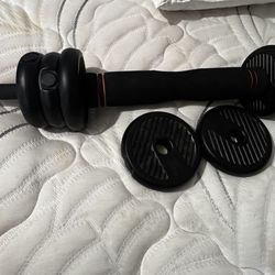 Weight barbell with 2 & 2.5 weights In Madera