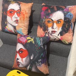 Pillows- Fin Dac
