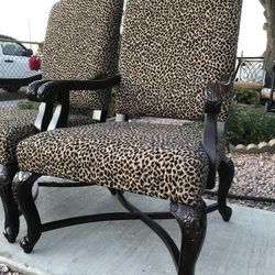 2  Chairs  Xl L